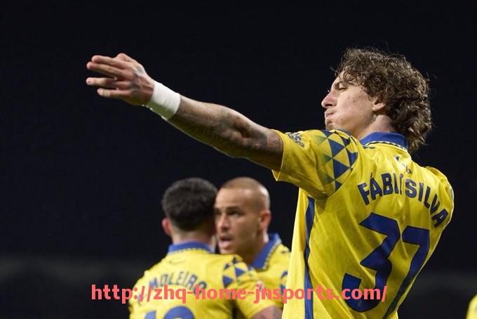 江南综合体育-篮球训练营中针对不同年龄和技术水平运动员的训练内容设计